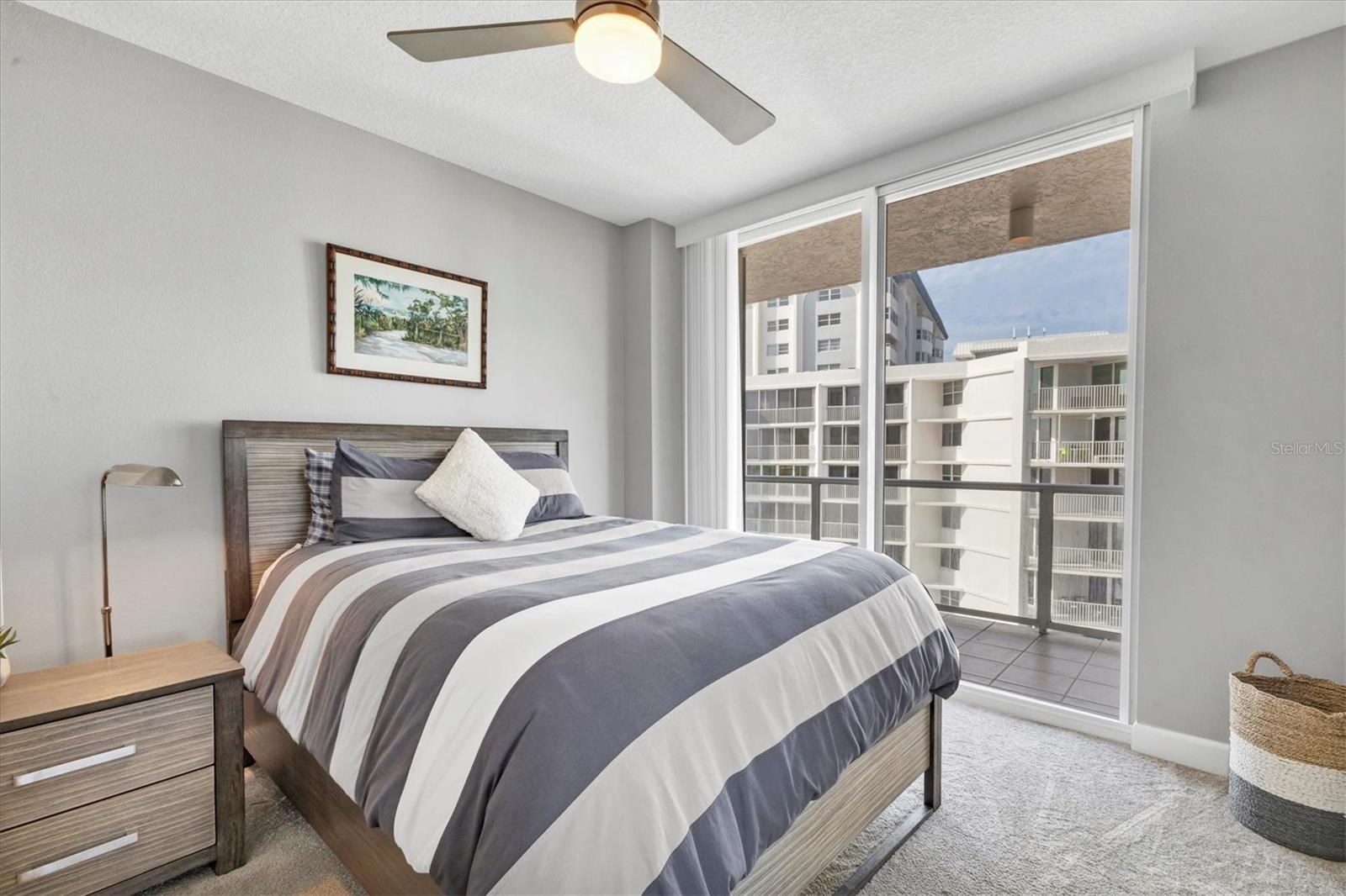 L ELEGANCE ON LIDO BEACH - Residential