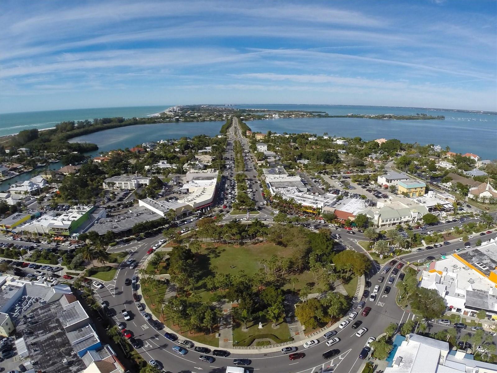 L ELEGANCE ON LIDO BEACH - Residential