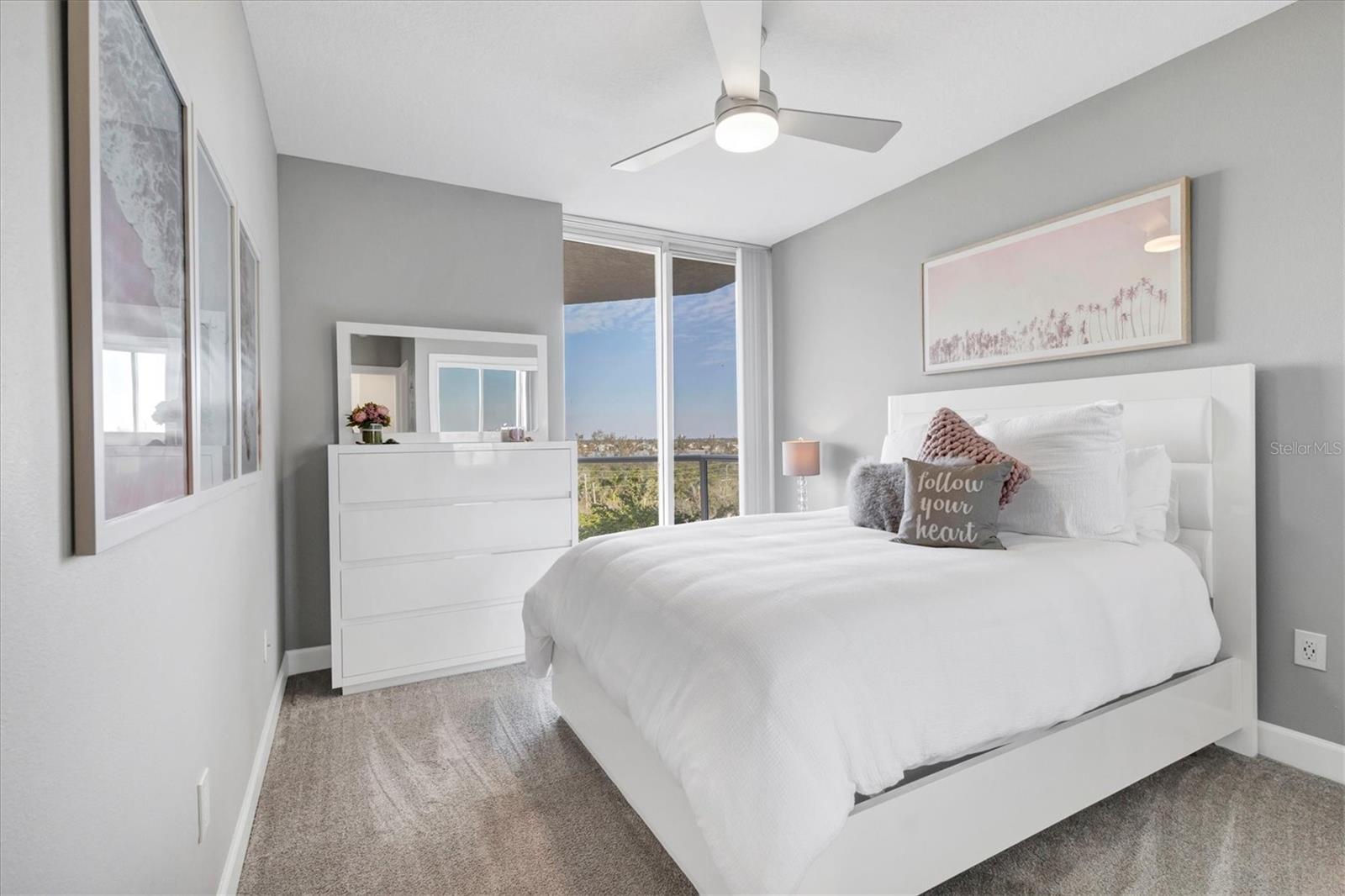 L ELEGANCE ON LIDO BEACH - Residential