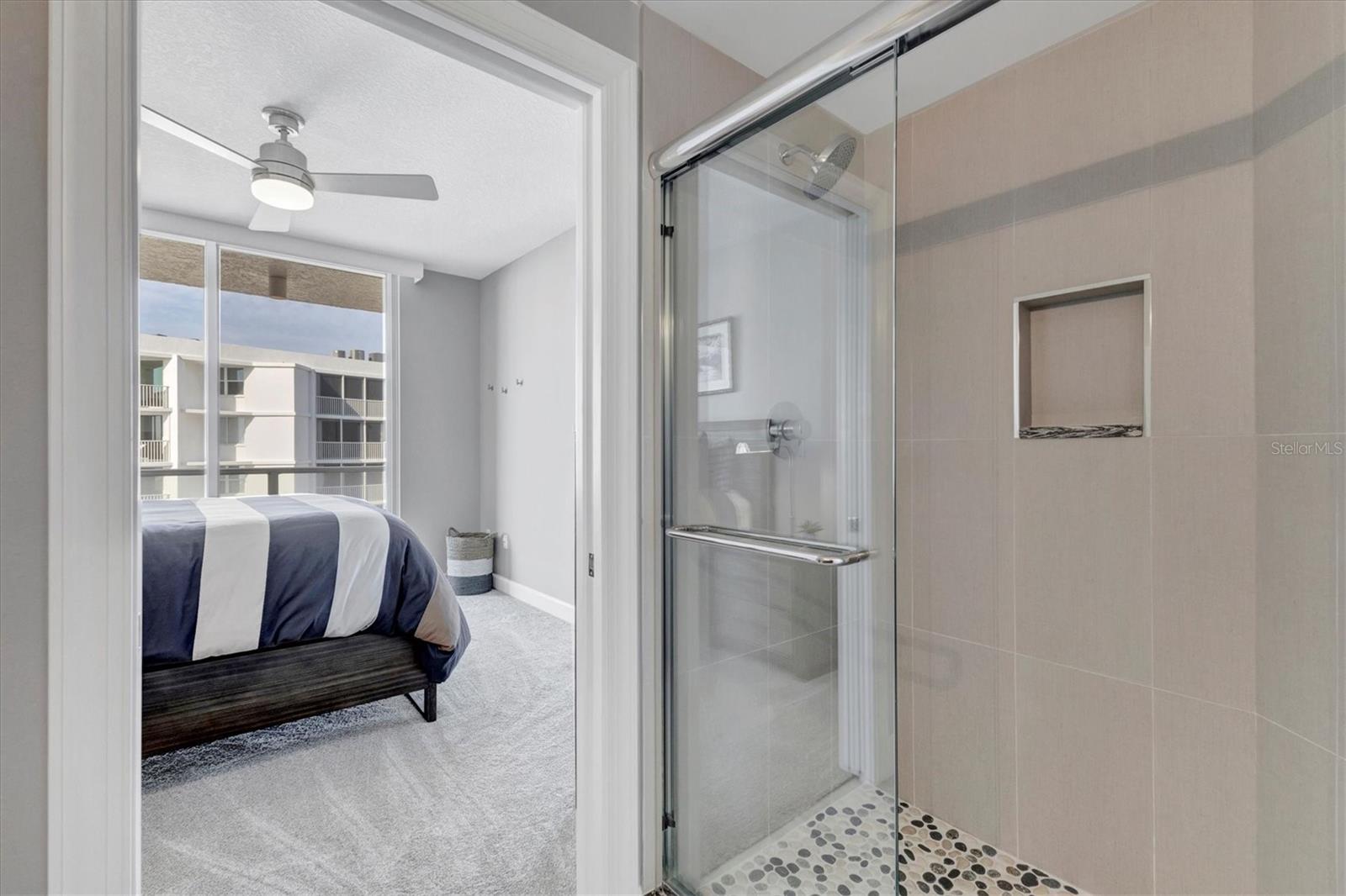 L ELEGANCE ON LIDO BEACH - Residential