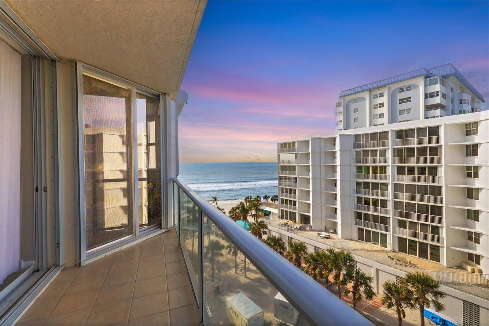 L ELEGANCE ON LIDO BEACH - Residential