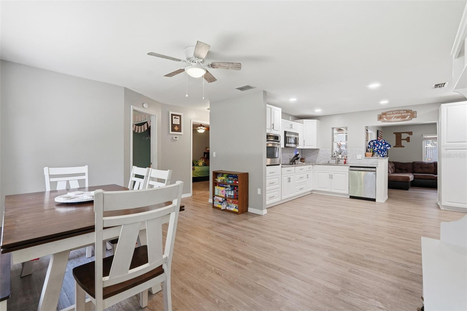 MOON LAKE ESTATES - Residential