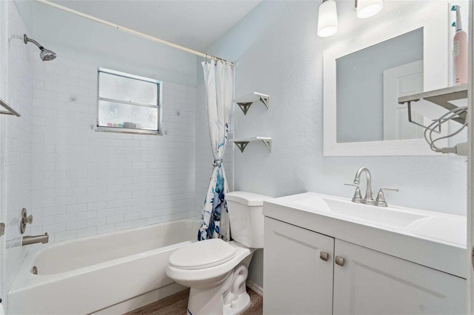 MOON LAKE ESTATES - Residential