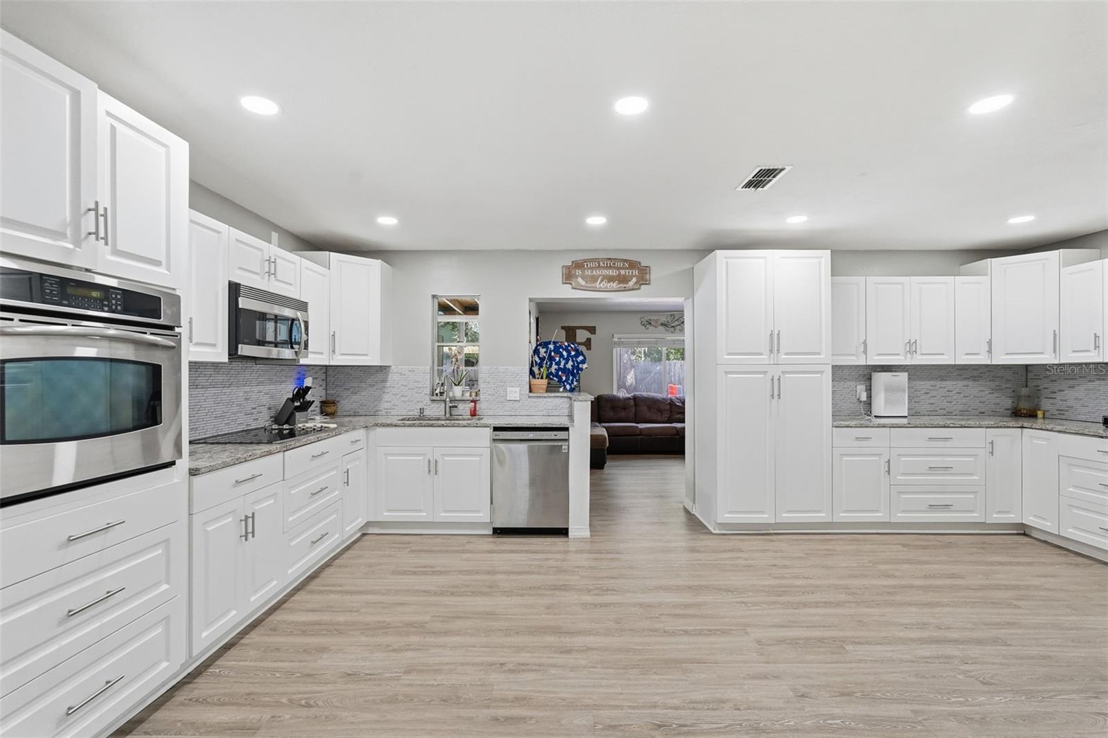 MOON LAKE ESTATES - Residential