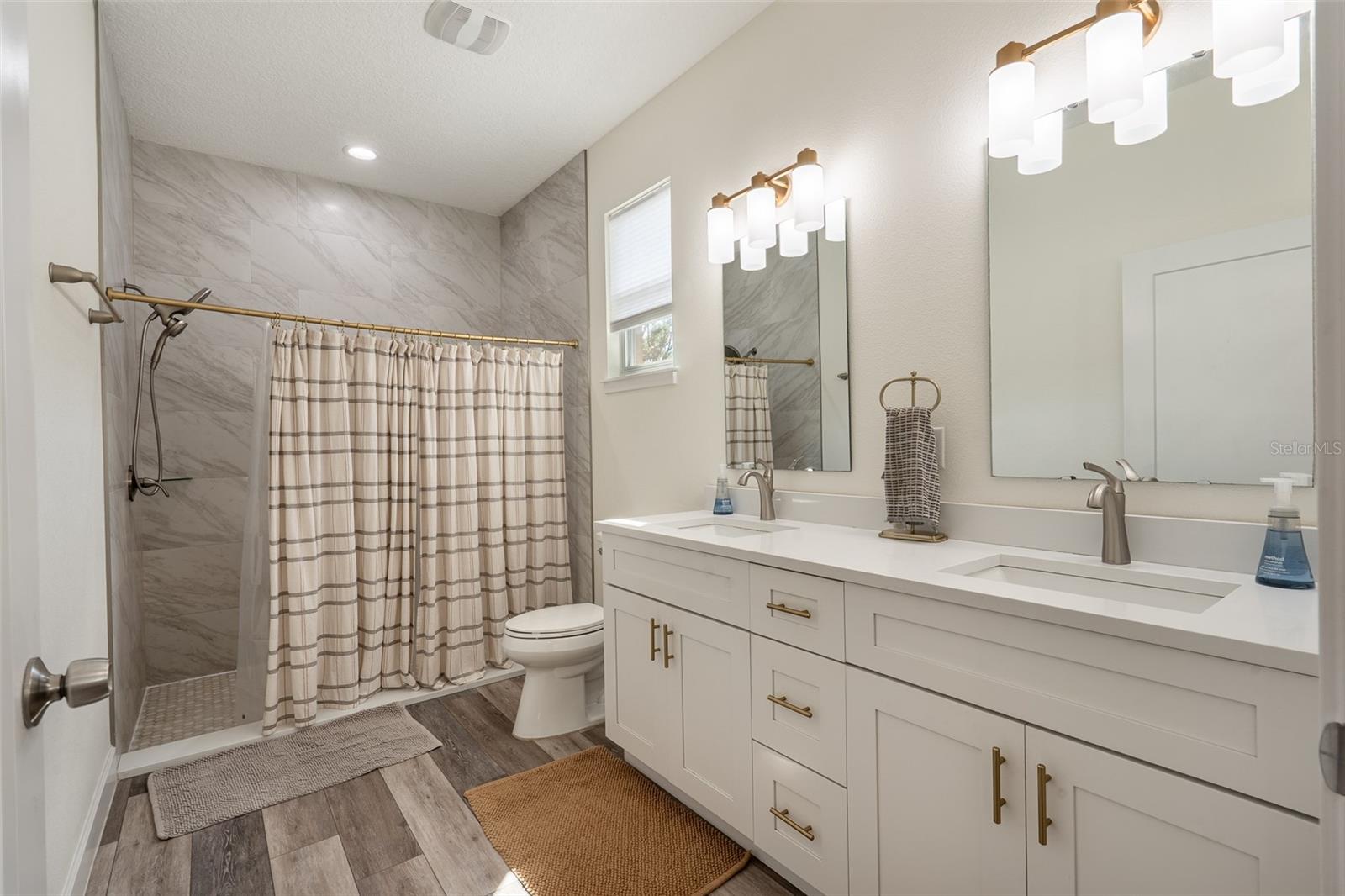 ROBIN PRAIRIE SUB - Residential