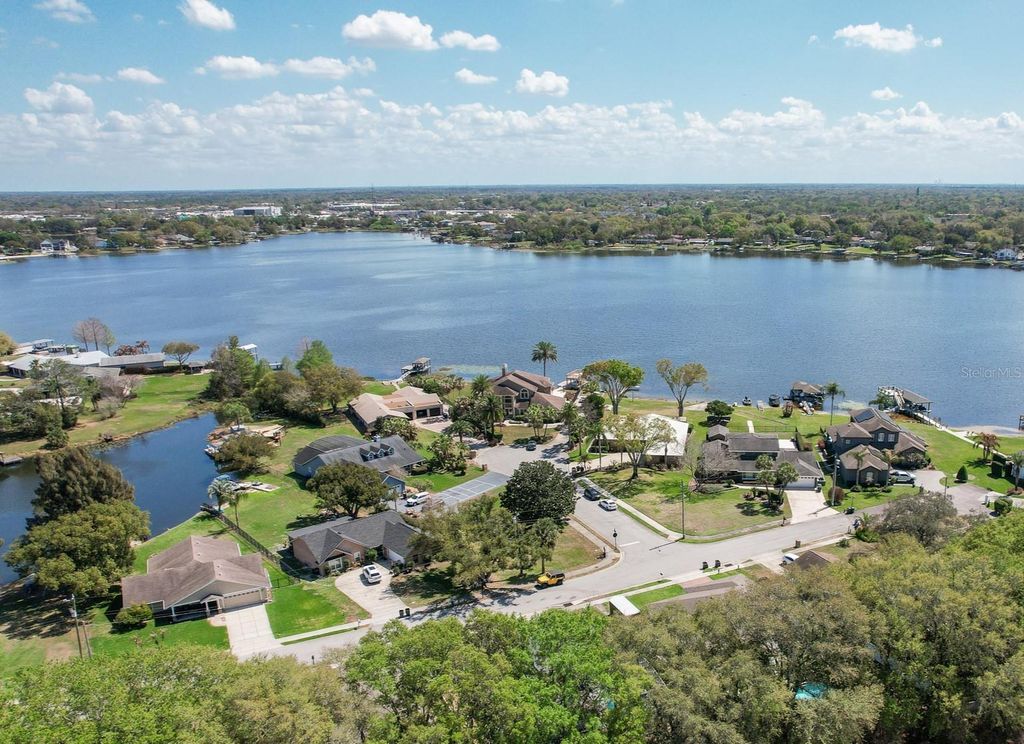 Photo of 248 Robin Road, Altamonte Springs, FL 32701 (MLS # G5109435)