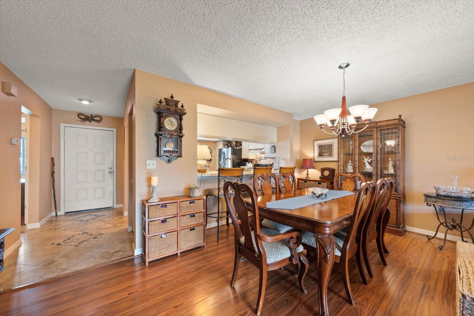 EL PASADO A CONDO - Residential