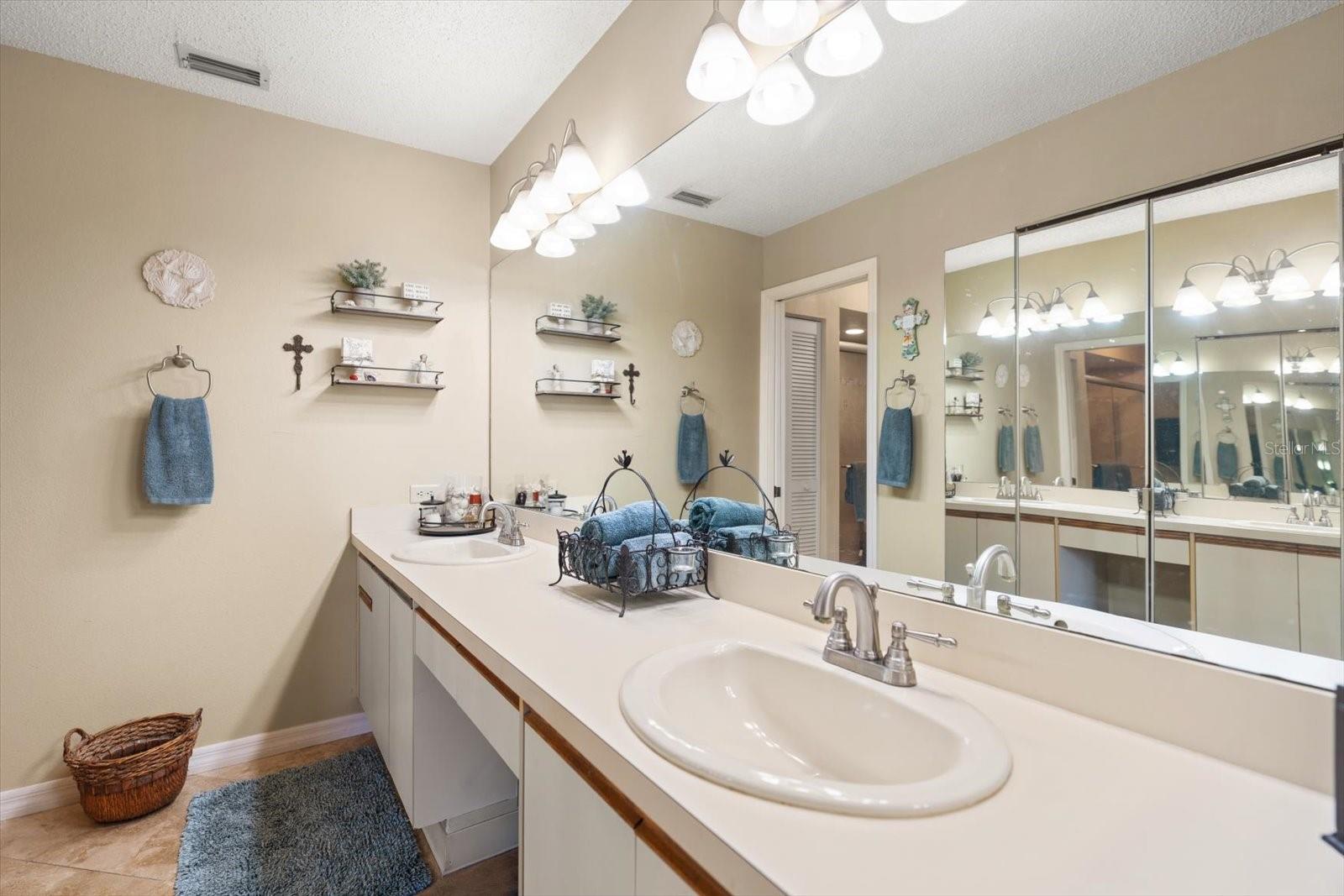 EL PASADO A CONDO - Residential