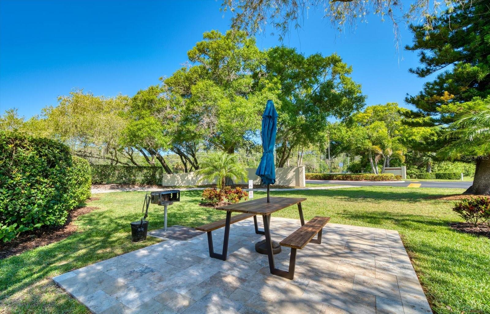 EL PASADO A CONDO - Residential