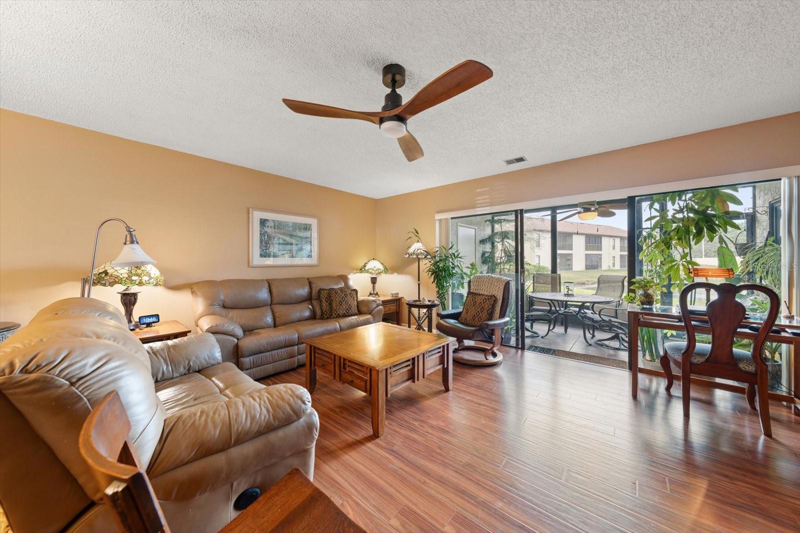 EL PASADO A CONDO - Residential