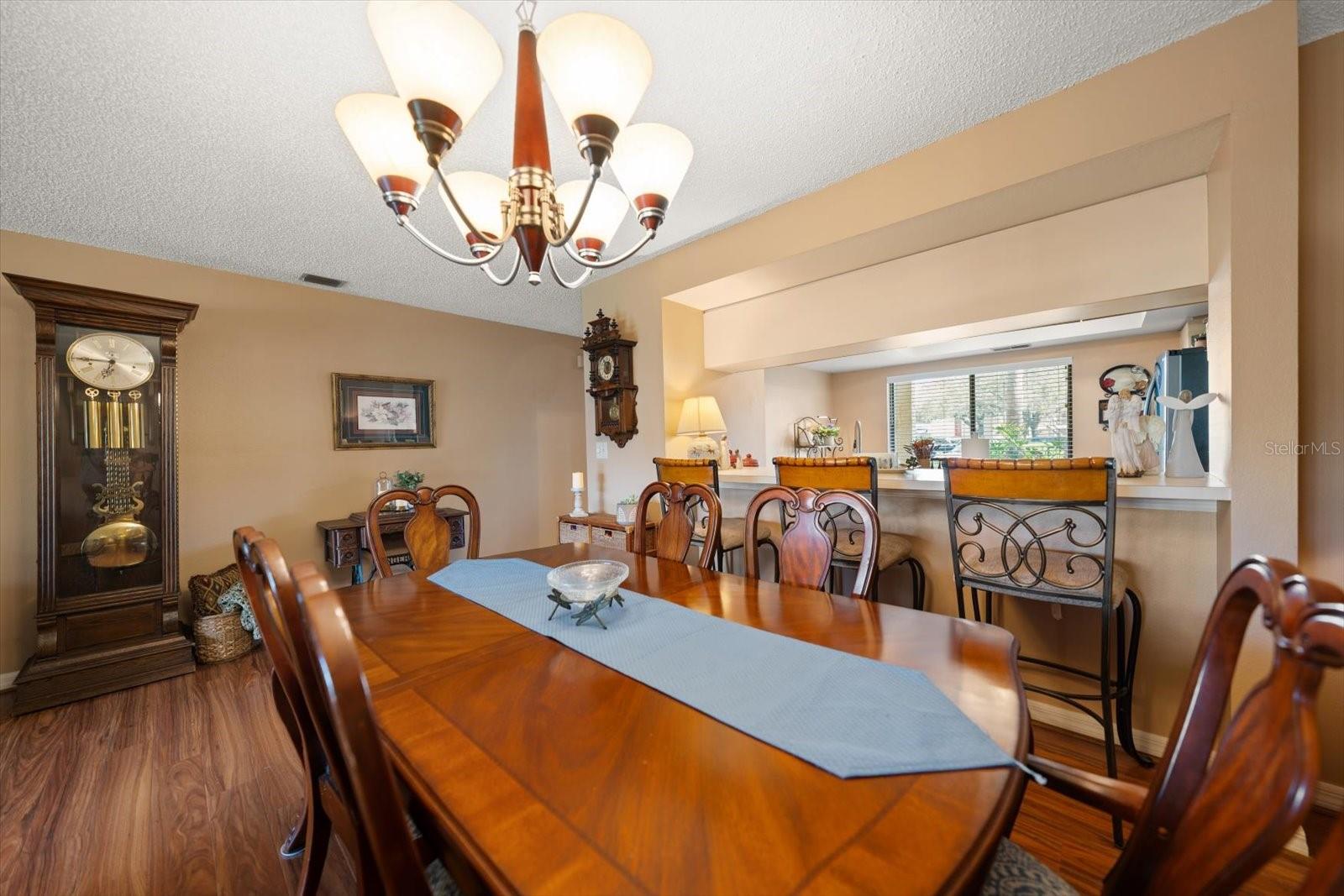 EL PASADO A CONDO - Residential