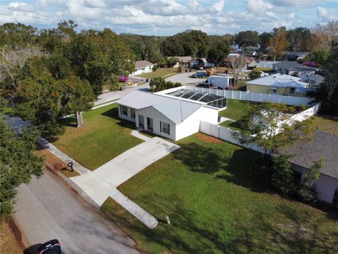 A home in WINTER HAVEN