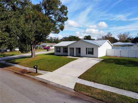 A home in WINTER HAVEN