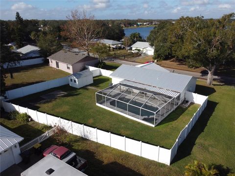 A home in WINTER HAVEN