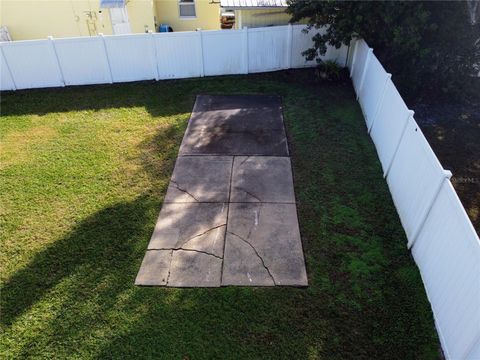 A home in WINTER HAVEN