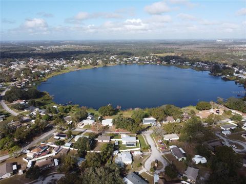 A home in WINTER HAVEN