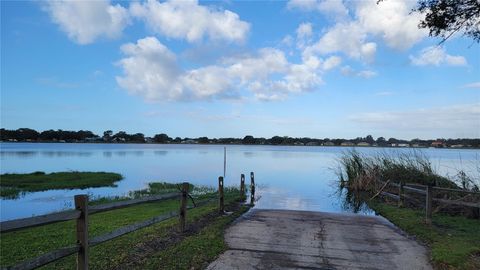 A home in WINTER HAVEN