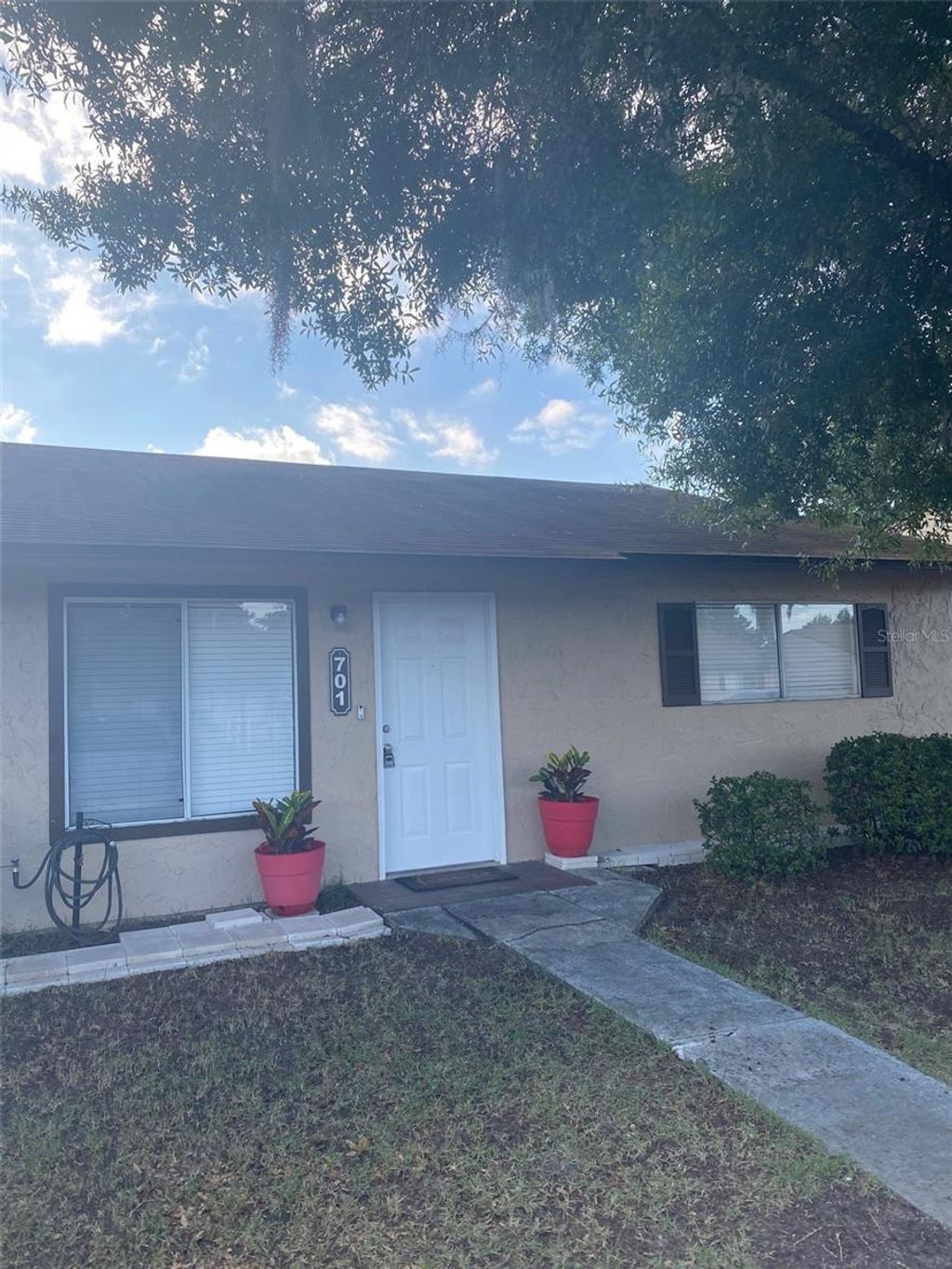 Photo of 701 W Rosewood Lane #701, Tavares, FL 32778 (MLS # G5105255)