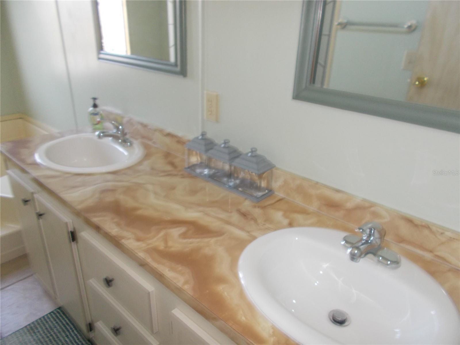 HOLIDAY PARK - Residential