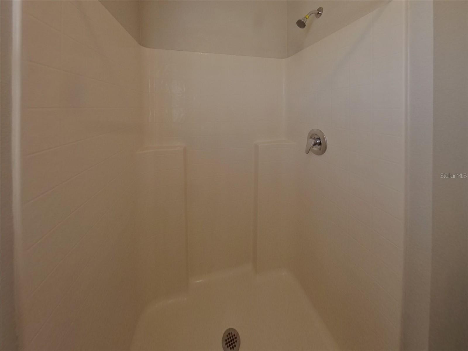 PINES WEST PH 01 - Residential Lease