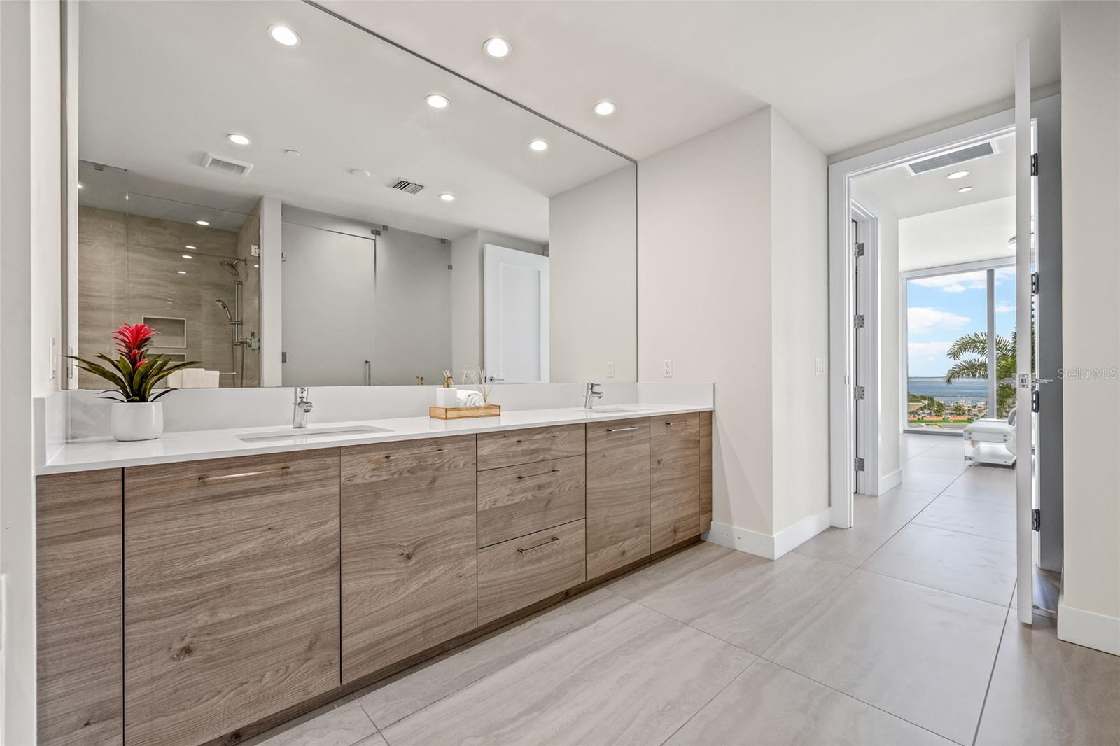 SALTAIRE CONDO - Residential