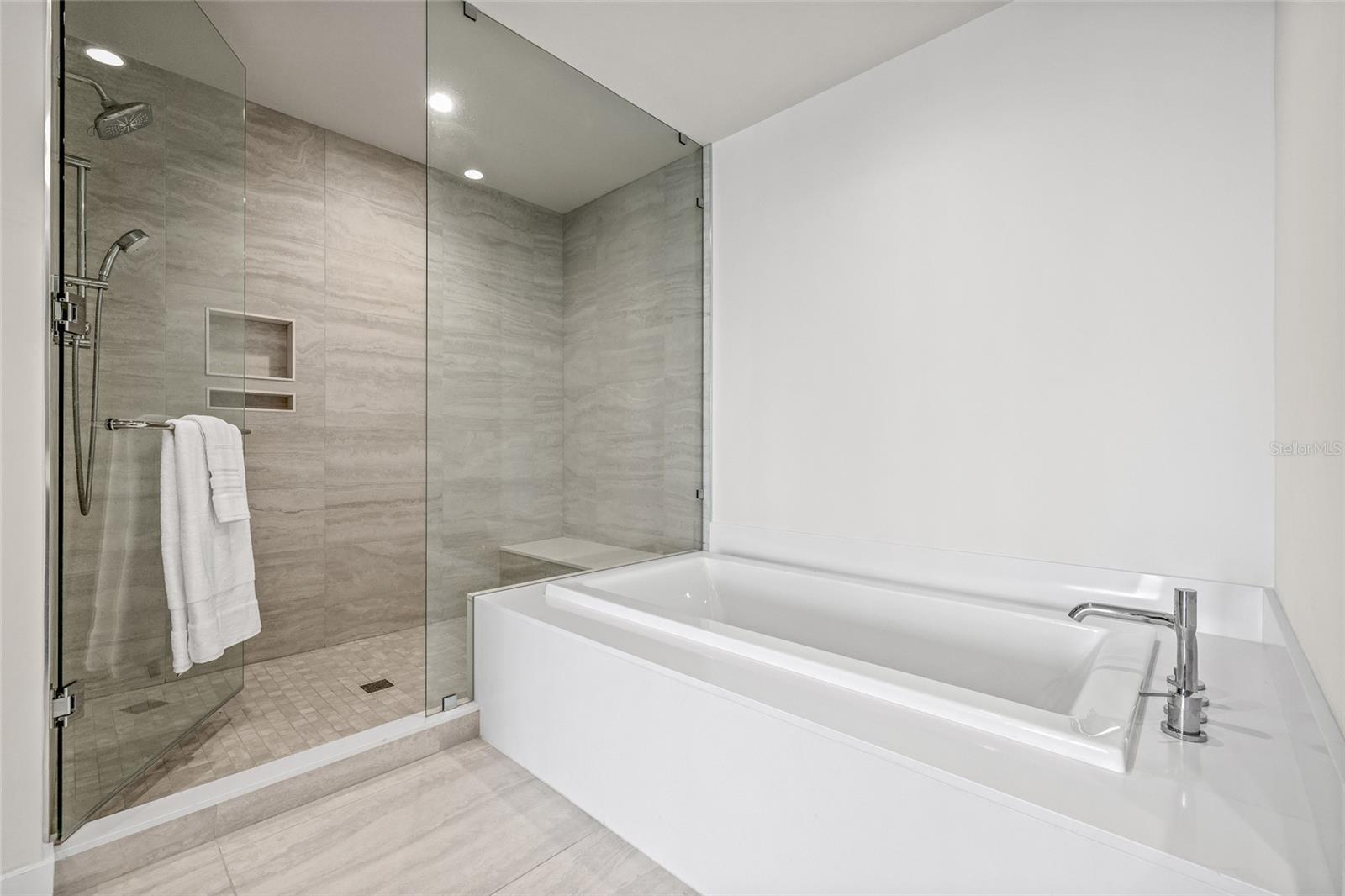 SALTAIRE CONDO - Residential