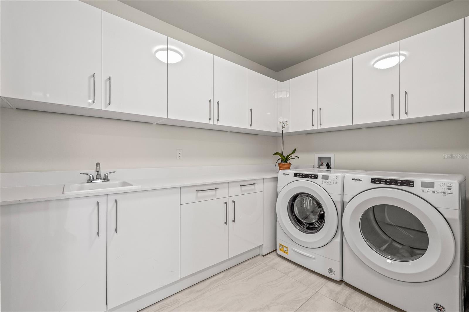 SALTAIRE CONDO - Residential