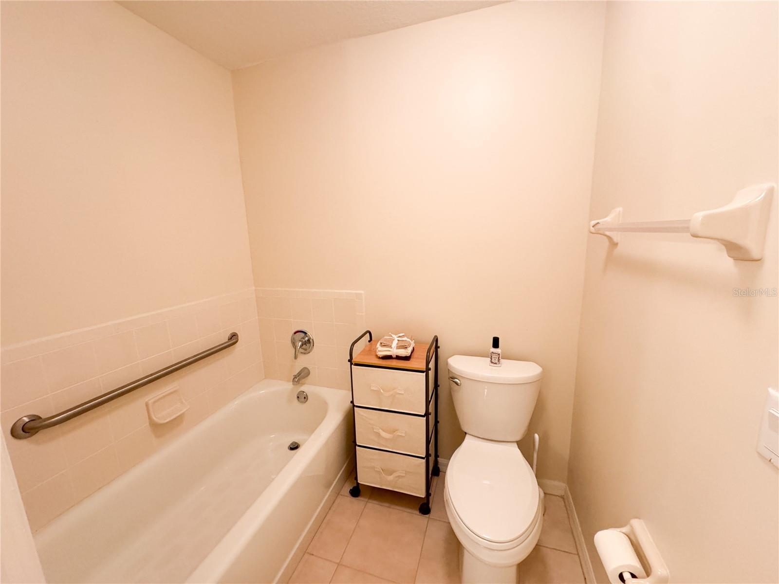 FOUNTAIN COURT PH 04 - Residential