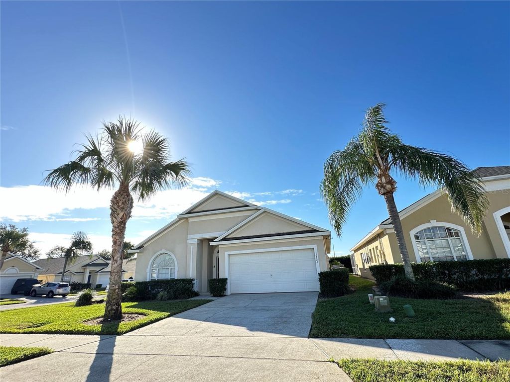 Photo of 16724 Rolling Green Drive, Clermont, FL 34714 (MLS # O6396443)