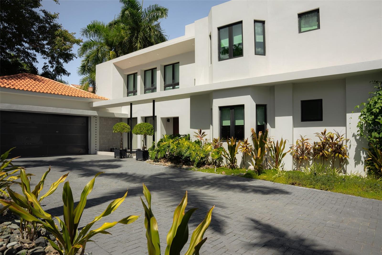 DORADO BEACH EAST - Residential