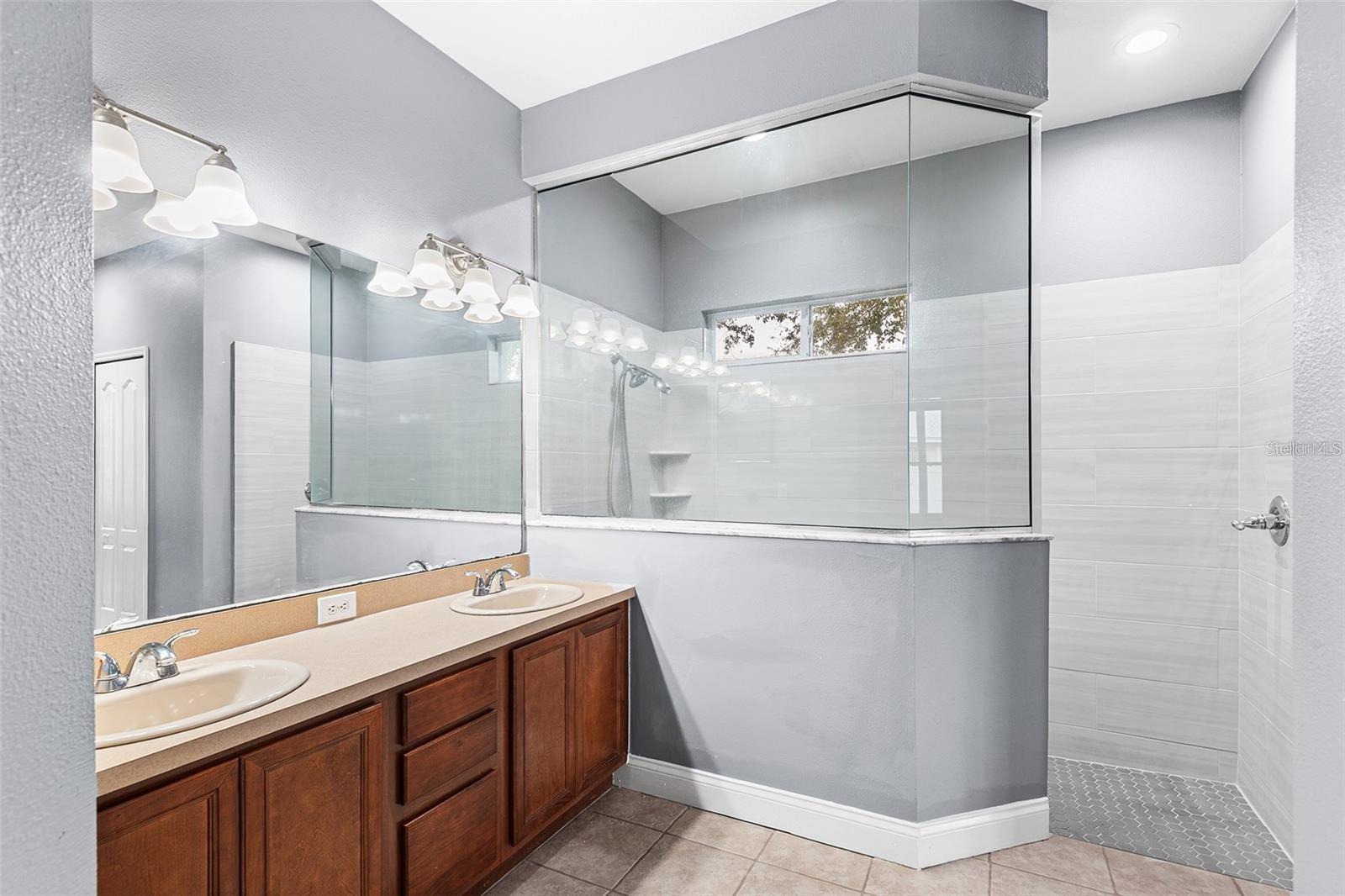 REFLECTIONS - Residential