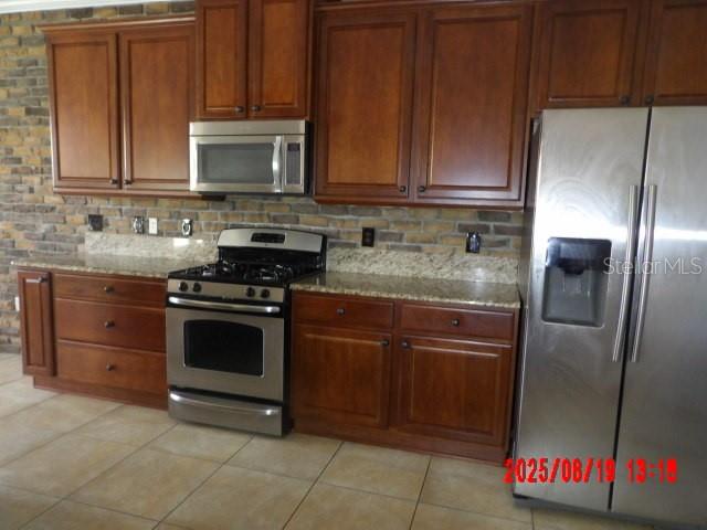 1627 VICTORIA GARDENS DRIVE