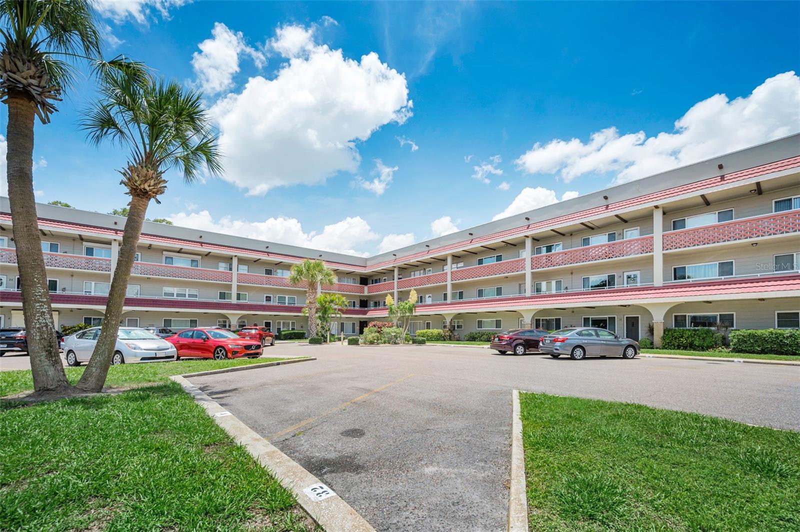 2072 AUSTRALIA WAY W 32