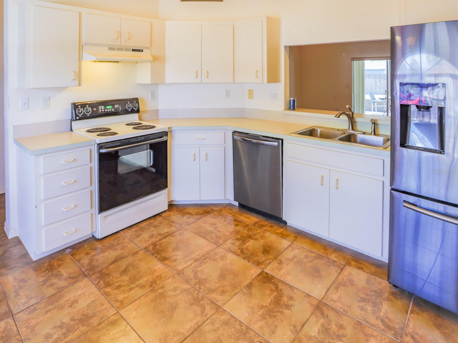 DEVONSHIRE MANOR - Residential