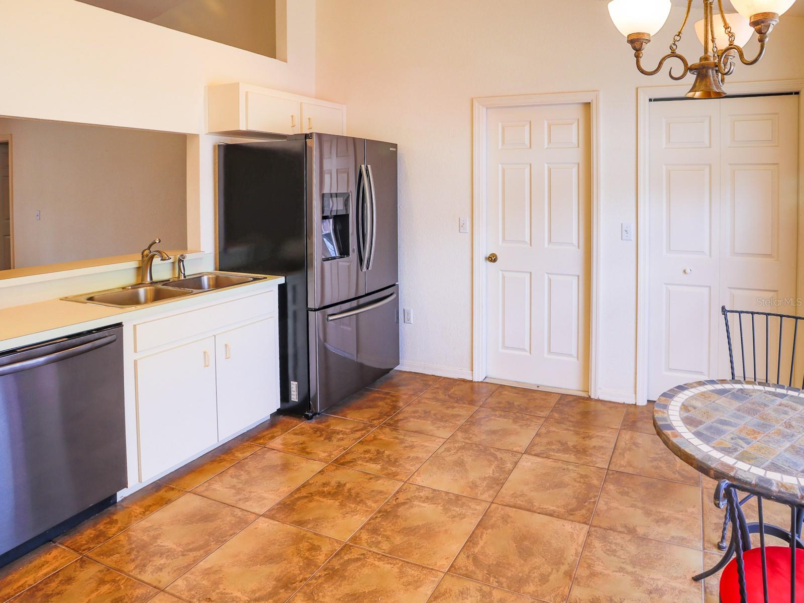 DEVONSHIRE MANOR - Residential