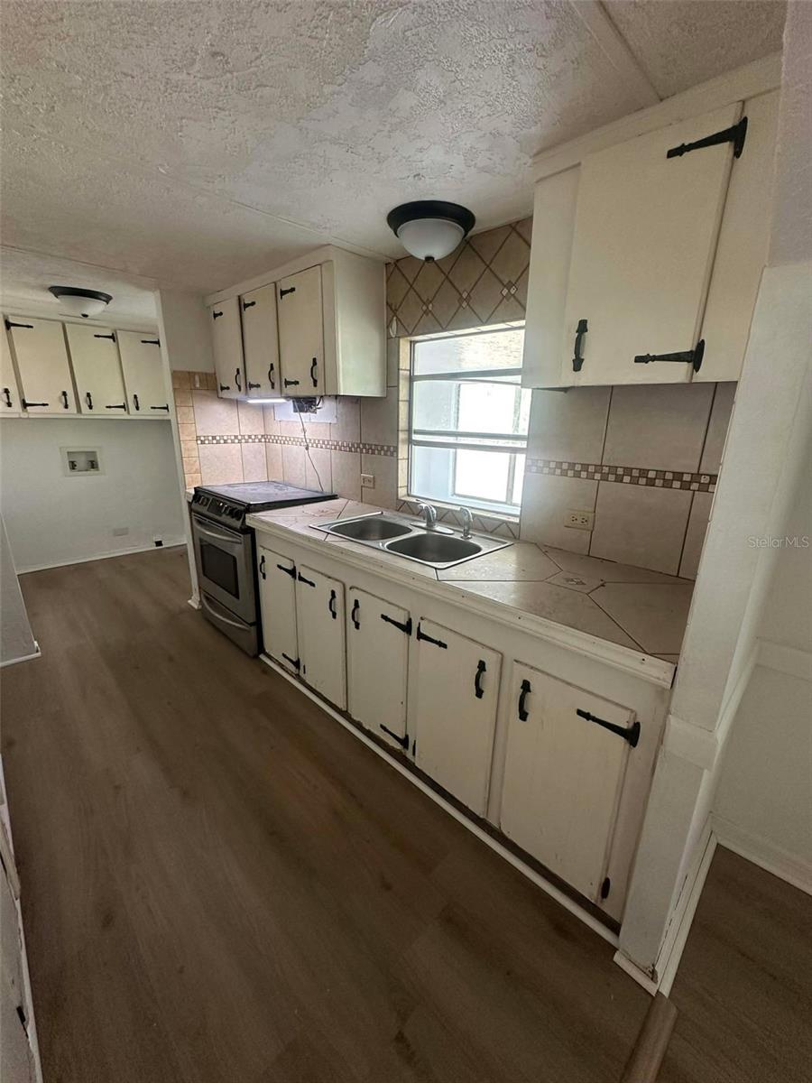 BELLEVIEW HILLS MANOR - Residential