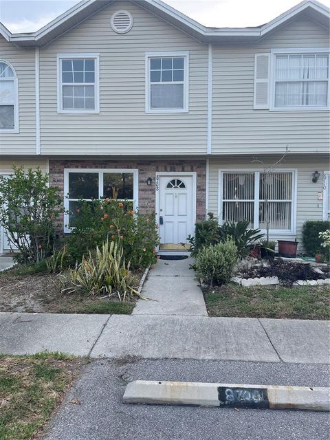 Photo of 8708 Cobbler Place, Tampa, FL 33615 (MLS # TB8390963)