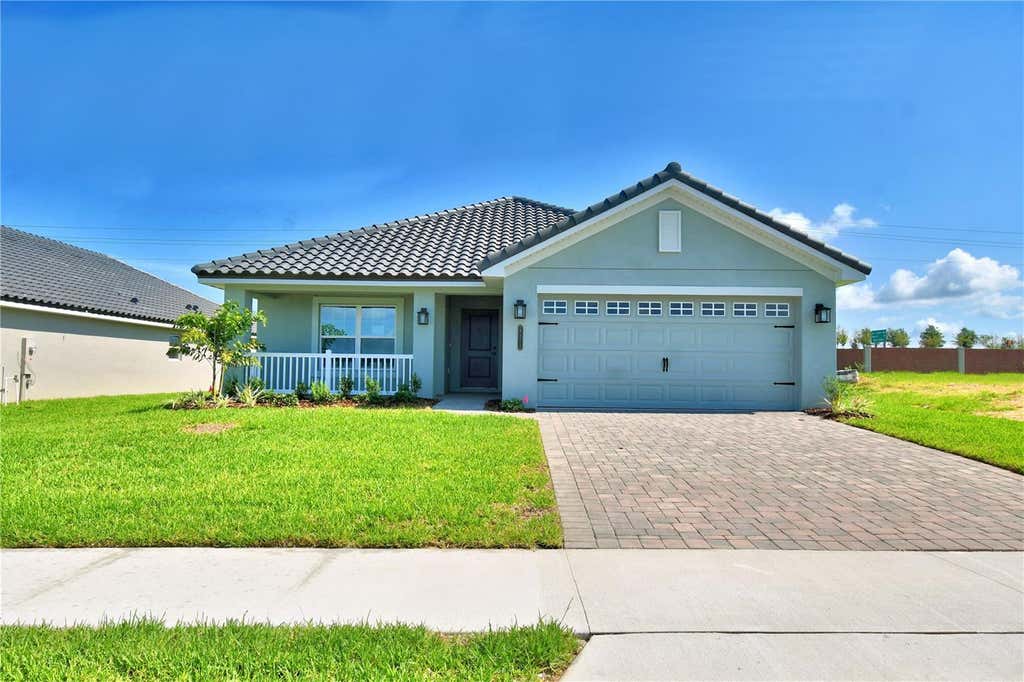 Photo of 4964 Tennessee Lake Drive, Auburndale, FL 33823 (MLS # L4964139)