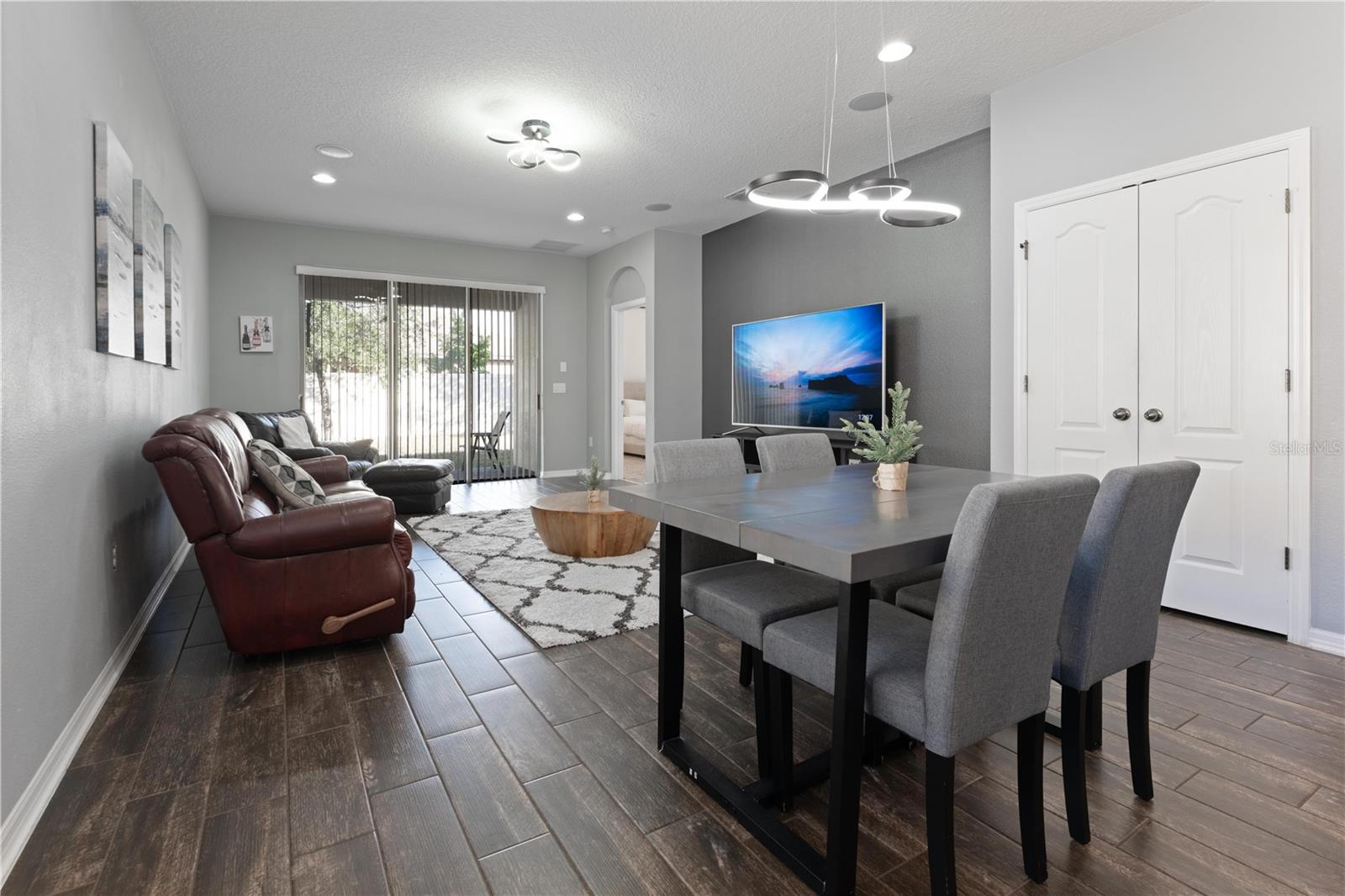 NARCOOSSEE VILLAGE PH 2 - Residential Lease