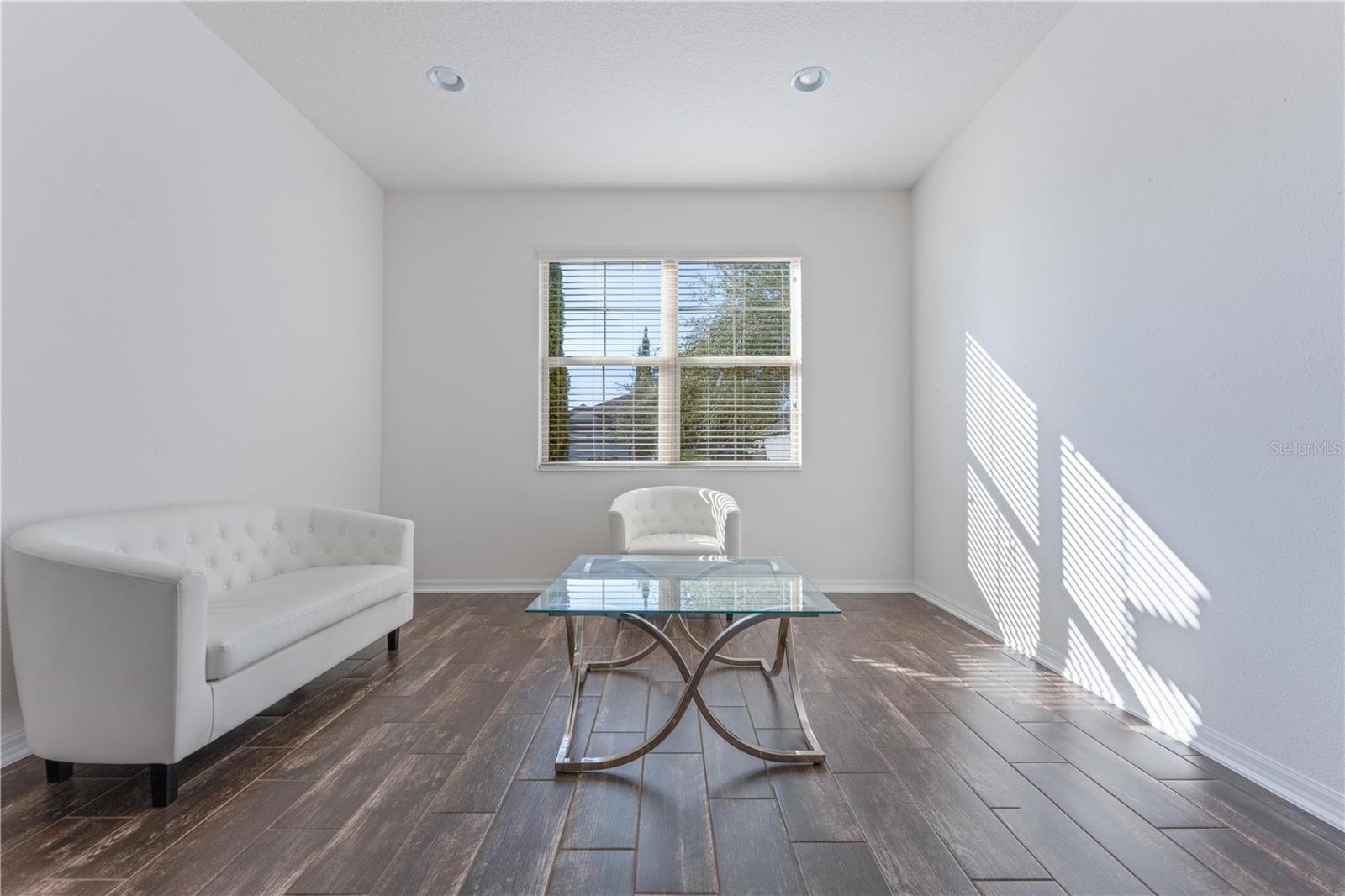 NARCOOSSEE VILLAGE PH 2 - Residential Lease