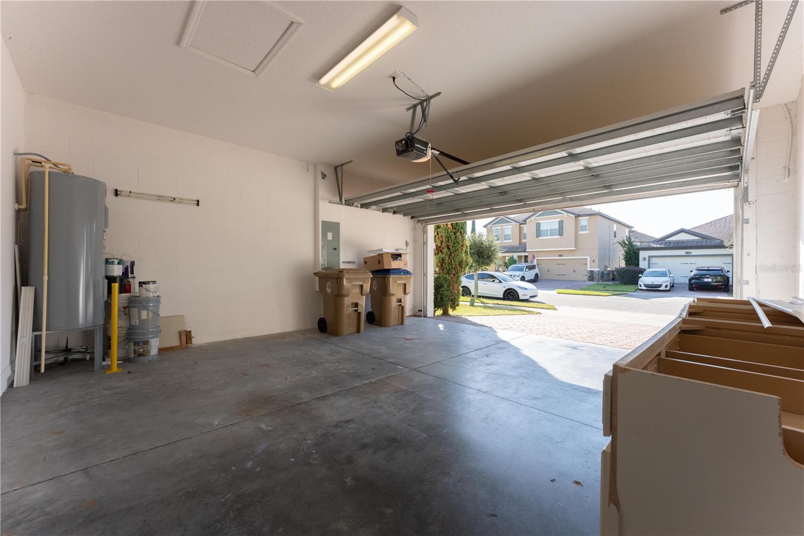 NARCOOSSEE VILLAGE PH 2 - Residential Lease