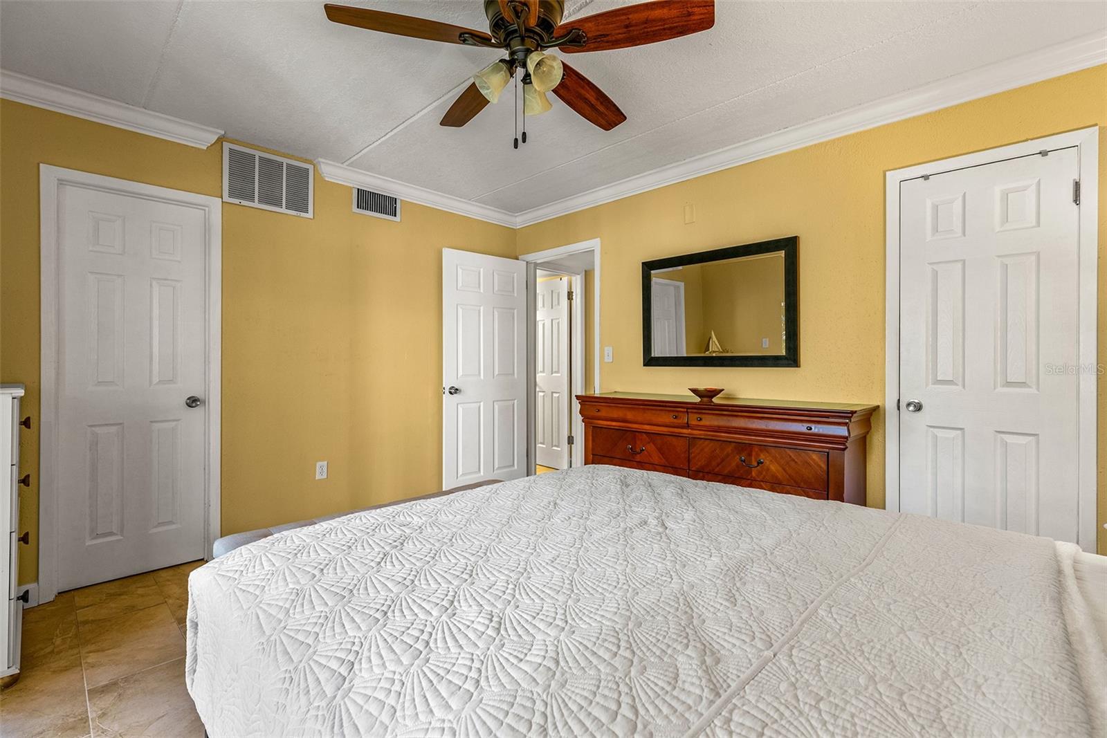 BOCA SHORES CONDO - Residential Lease