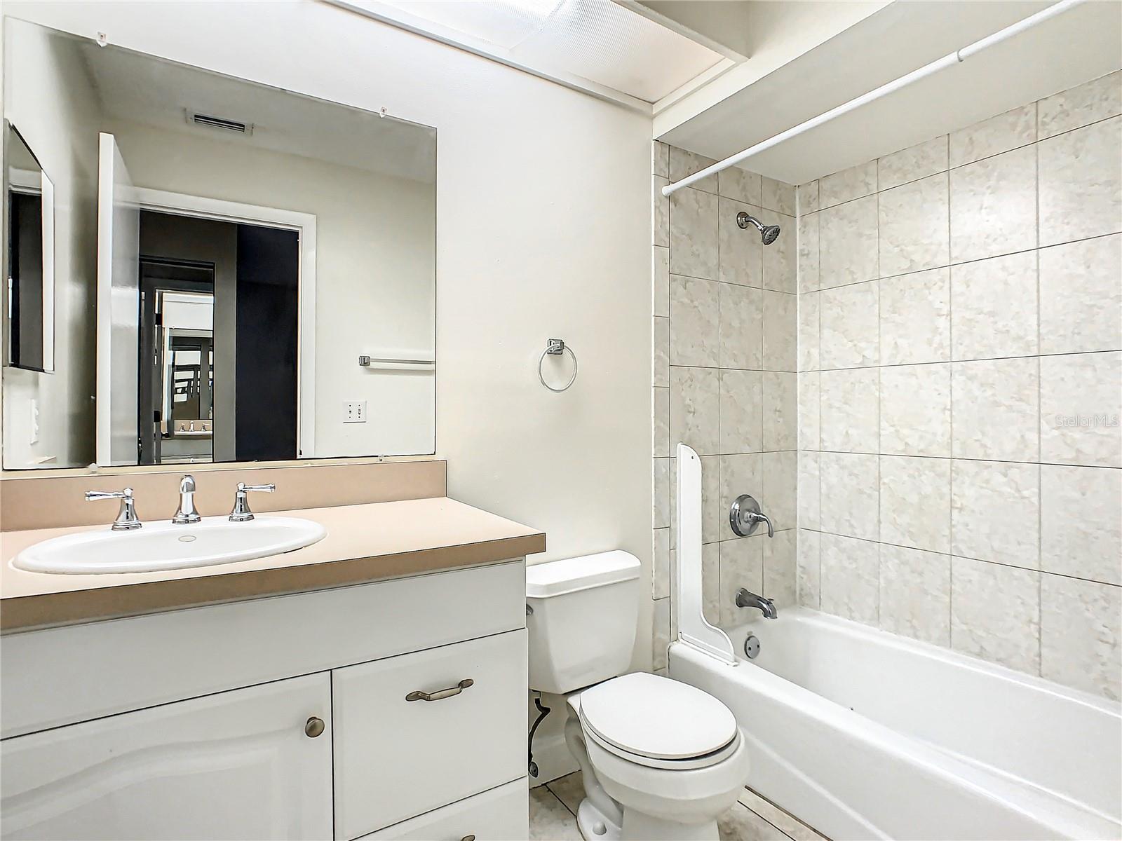 SUNRIDGE 2 - Residential Lease