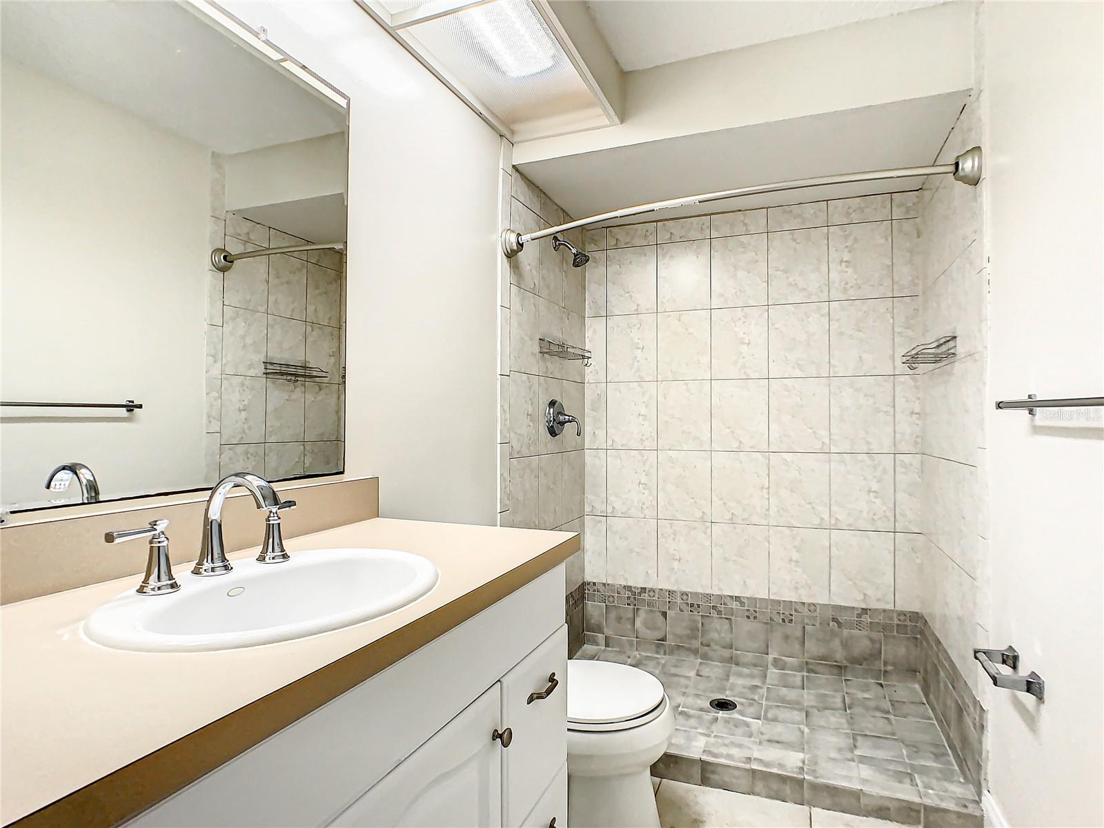 SUNRIDGE 2 - Residential Lease