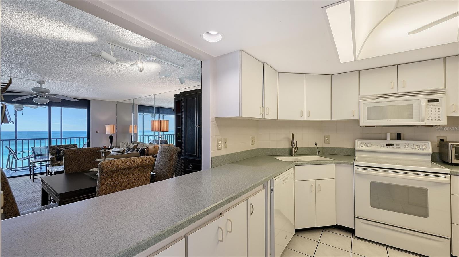 SEAPLACE II - Residential