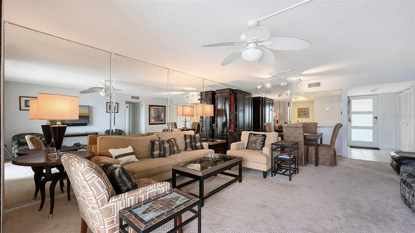 SEAPLACE II - Residential