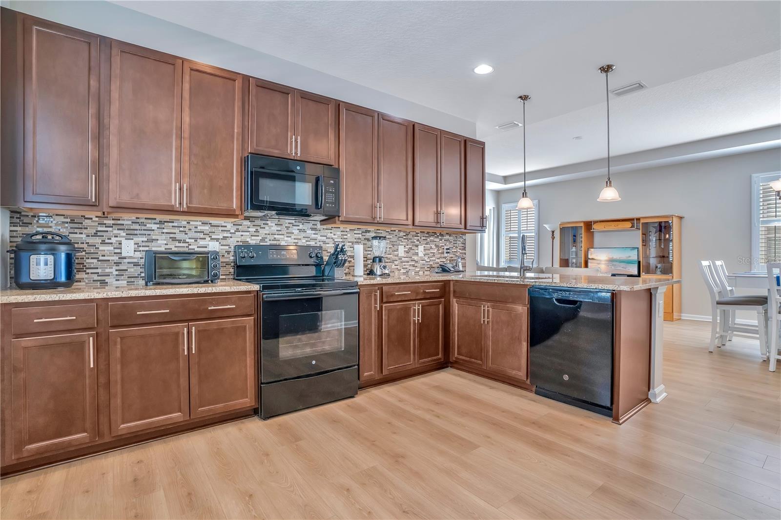 VICTORIA GARDENS PH 6 - Residential