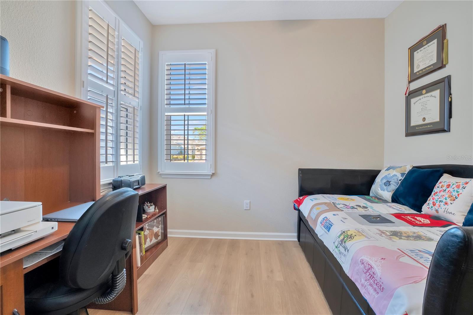 VICTORIA GARDENS PH 6 - Residential