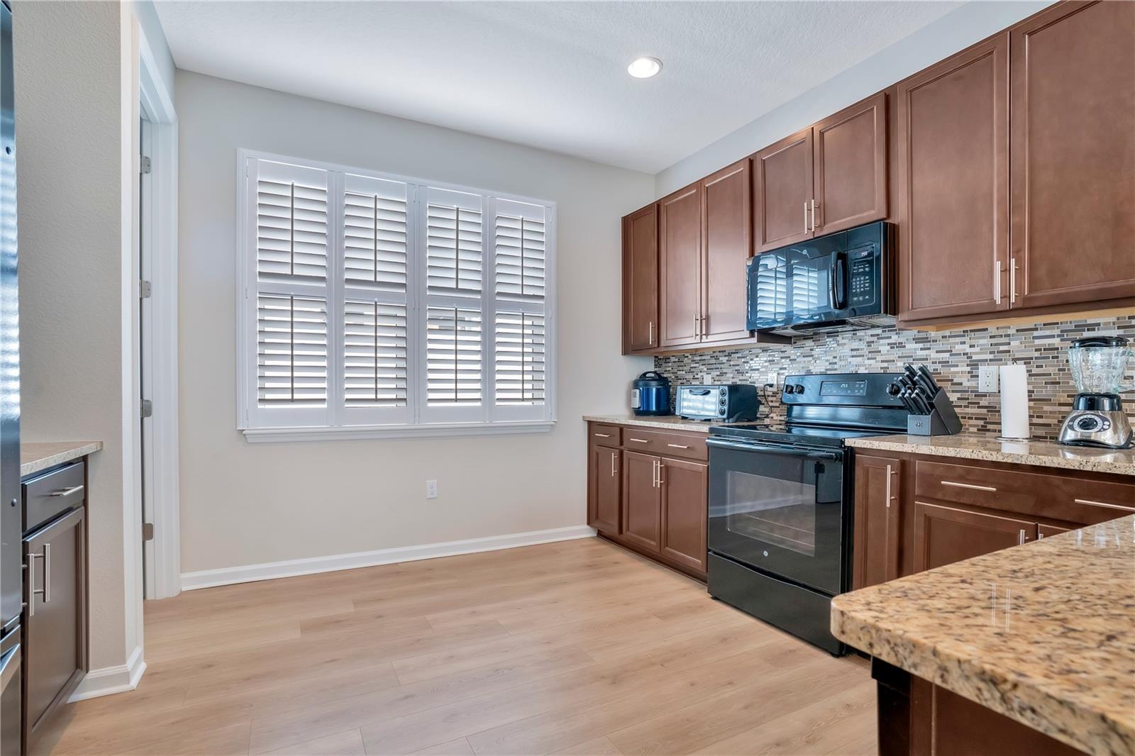 1088 AVERY MEADOWS WAY