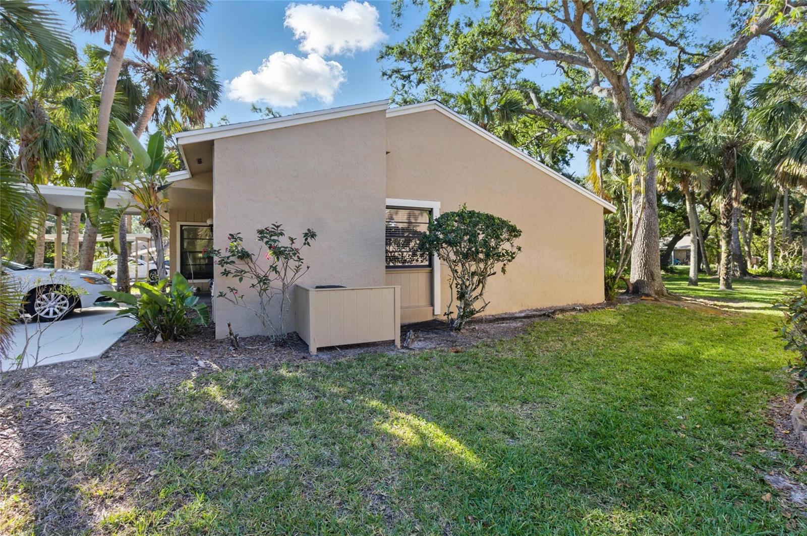 5071 VILLAGE GARDENS DRIVE 5